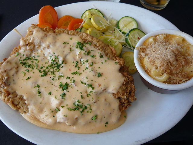 640px-Flickr_wordridden_3397801155--Chicken_fried_steak