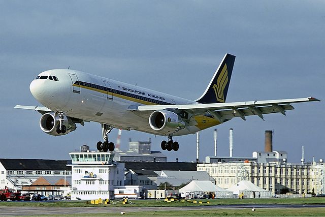 640px-Singapore_Airlines_Airbus_A300_Fitzgerald