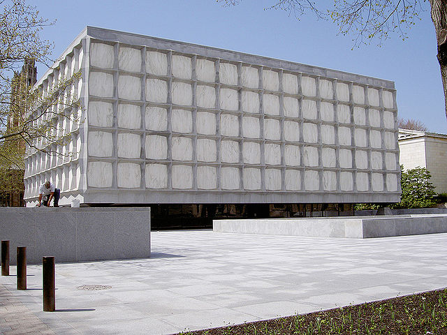 640px_Yale_beinecke_library