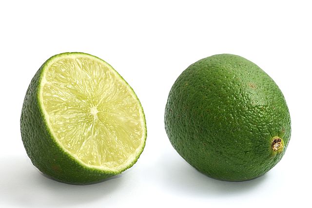 Limes_whole_and_halved