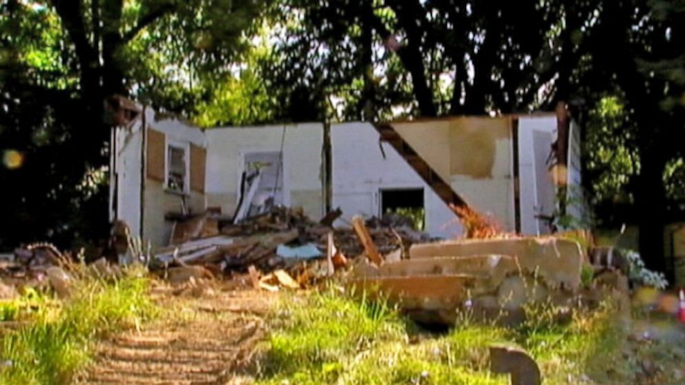 wxyz_house_demolished_thg_130910_16x9_992